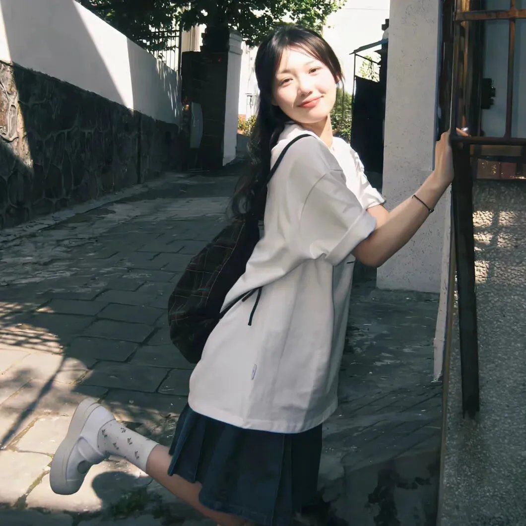 爱麻夫人热映中 海报